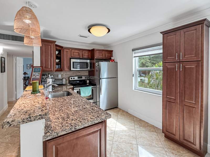 2 bedroom Condominium at 334 Piedmont G, Kings Point Piedmont Condos, Delray Beach — photo 2