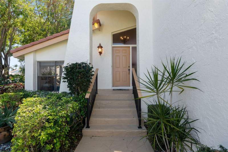 4 bedroom Single Family Residence at 5787 Lakeview Mews Place, Indian Spring - The Mews, Boynton Beach — photo 5