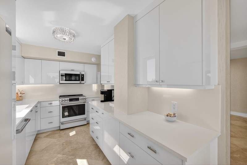 2 bedroom Condominium at 5380 N Ocean Drive #3b, Eastpointe Condo, Singer Island — photo 5