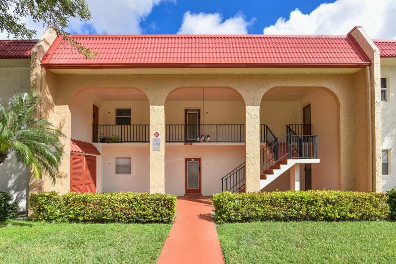 2 bedroom Condominium at 477 Lake Dora Drive, Golden Lakes Village Condo 1 Thru 13-A, West Palm Beach — photo 1