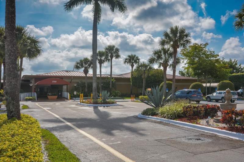 2 bedroom Condominium at 477 Lake Dora Drive, Golden Lakes Village Condo 1 Thru 13-A, West Palm Beach — photo 4