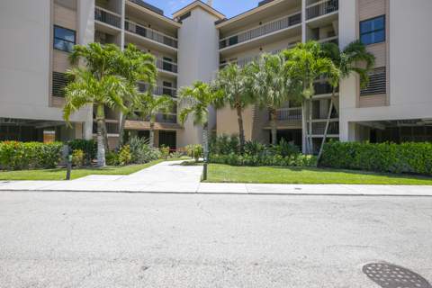 2491 NE Ocean Boulevard #106, Stuart FL - photo 11 of 49
