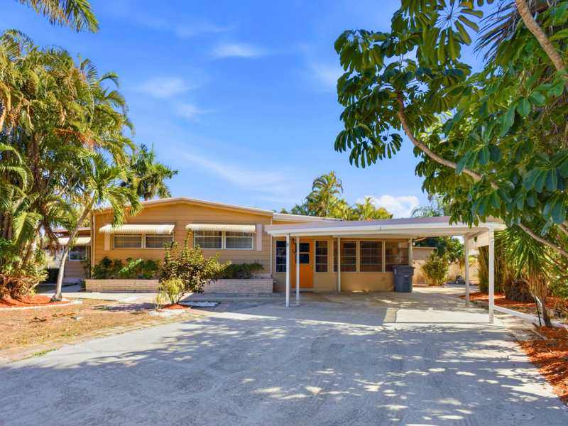 2 bedroom Manufactured Home at 8903 Oak Street, Pine Grove Village, Boynton Beach — photo 1