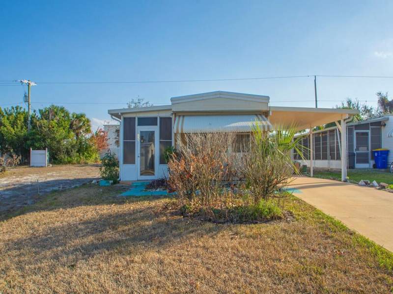 2 bedroom Mobile Home at 335 NE Tropicalia Lane, Tropical Acres, Jensen Beach — photo 3
