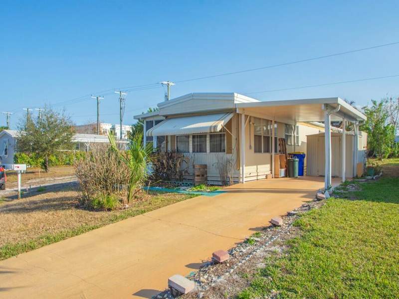 2 bedroom Mobile Home at 335 NE Tropicalia Lane, Tropical Acres, Jensen Beach — photo 5