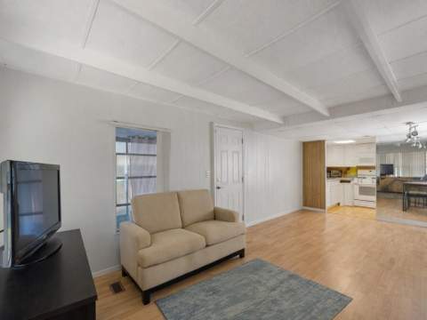 335 NE Tropicalia Lane, Jensen Beach FL - photo 12 of 34