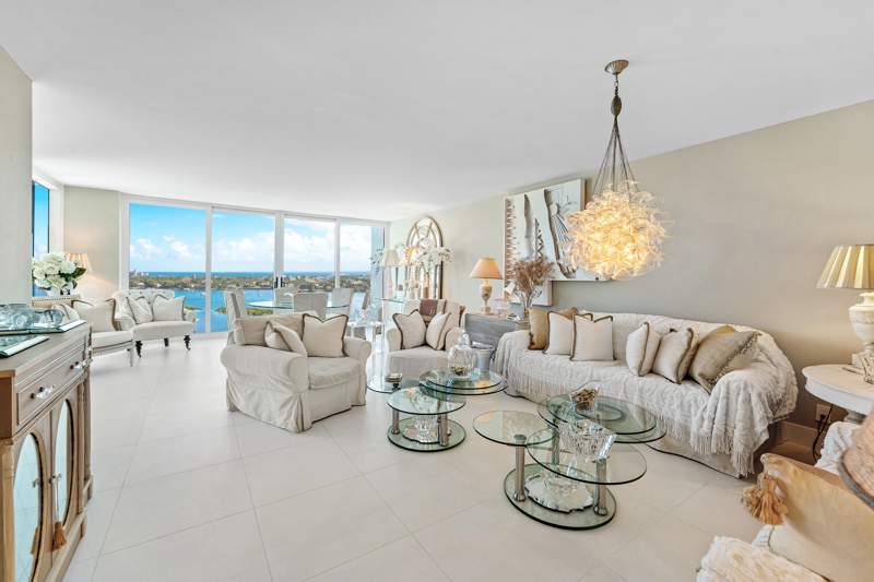 2 bedroom Condominium at 529 S Flagler Drive #8g, Plaza Of The Palm Beaches Condo, West Palm Beach — photo 2