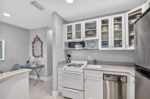 5505 N Ocean Boulevard #13-204, Ocean Ridge FL - photo 15 of 39