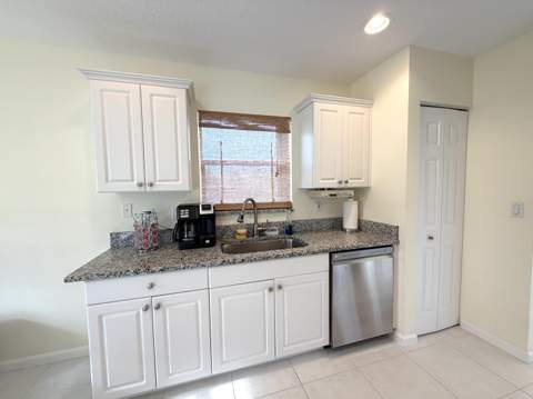 1546 SE Prestwick Lane #12d, Port St. Lucie FL - photo 15 of 36