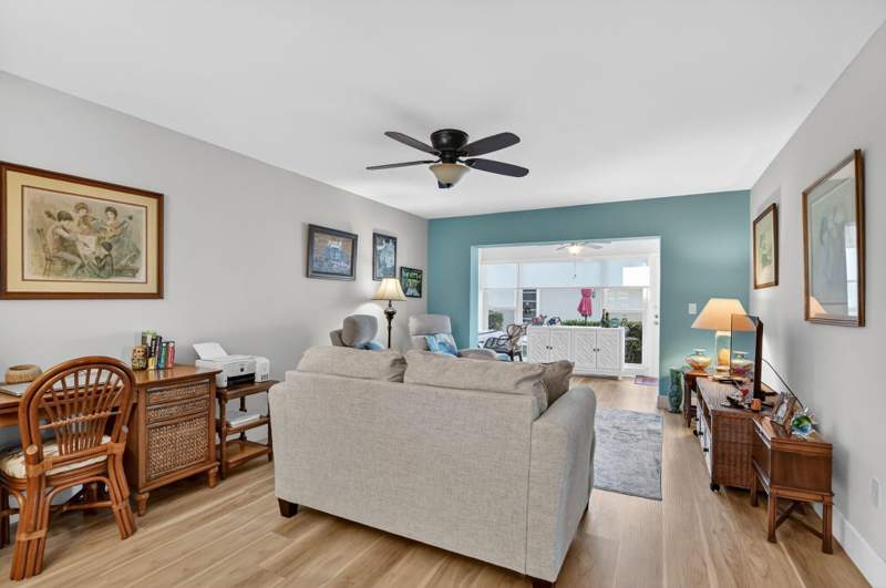2 bedroom Condominium at 8871 Warwick Drive, Boca Lakes Condo, Boca Raton — photo 4