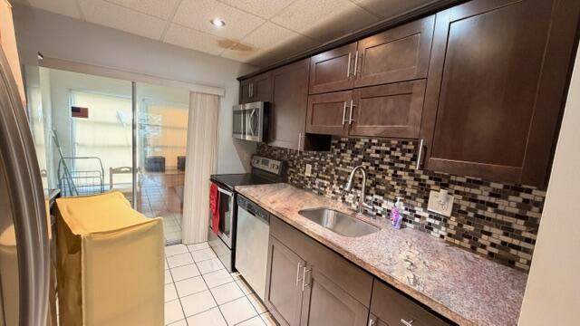 1 bedroom Condominium at 5 Abbey Lane #104, VILLAGES OF ORIOLE ABBEY CONDO, Delray Beach — photo 4