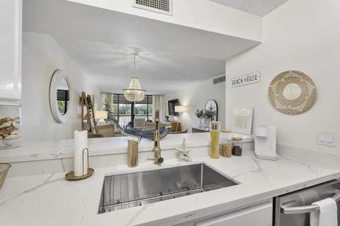 5722 Coral Lake Drive #210, Margate FL - photo 15 of 34