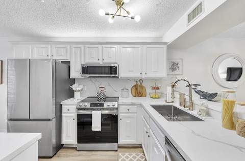 5722 Coral Lake Drive #210, Margate FL - photo 8 of 34