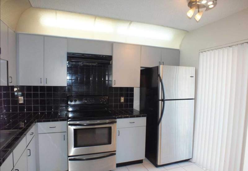 2 bedroom Condominium at 300 E Club Circle #201, San Remo Golf & Tennis Club Condo, Boca Raton — photo 2
