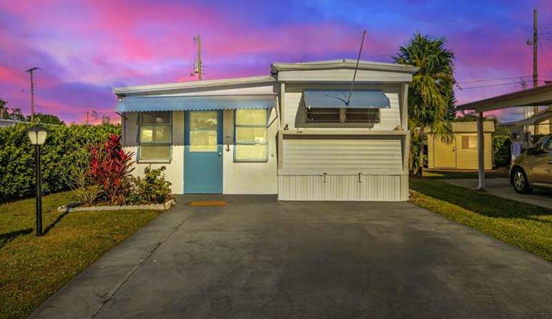 2 bedroom Manufactured Home at 14556 Glenview Drive, Highland Trailer Park, Delray Beach — photo 2