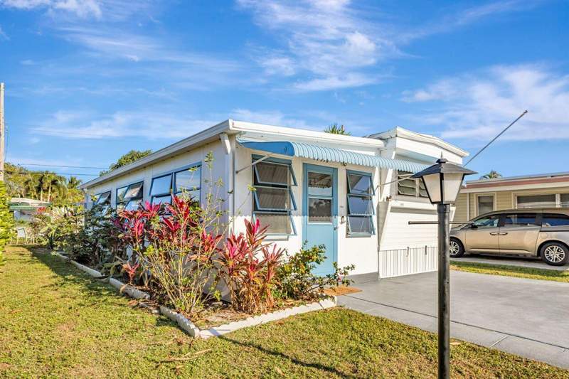 2 bedroom Manufactured Home at 14556 Glenview Drive, Highland Trailer Park, Delray Beach — photo 3