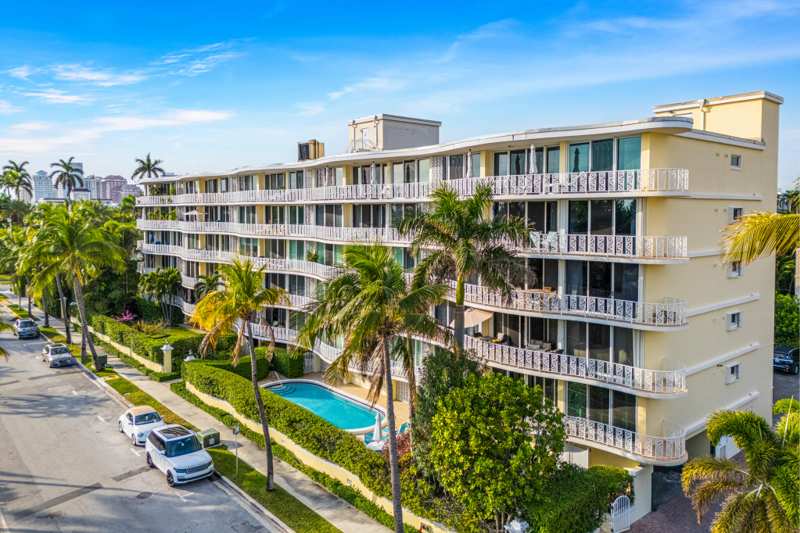 2 bedroom Condominium at 227 Australian Avenue #2c, Melborne House Condo, Palm Beach — photo 1