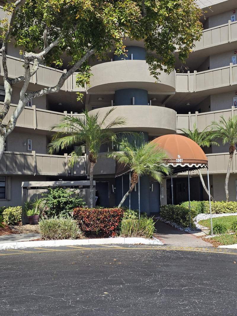 1 bedroom Condominium at 1001 Colony Point Circle #417, Colony Point 5 Condo, Pembroke Pines — photo 3