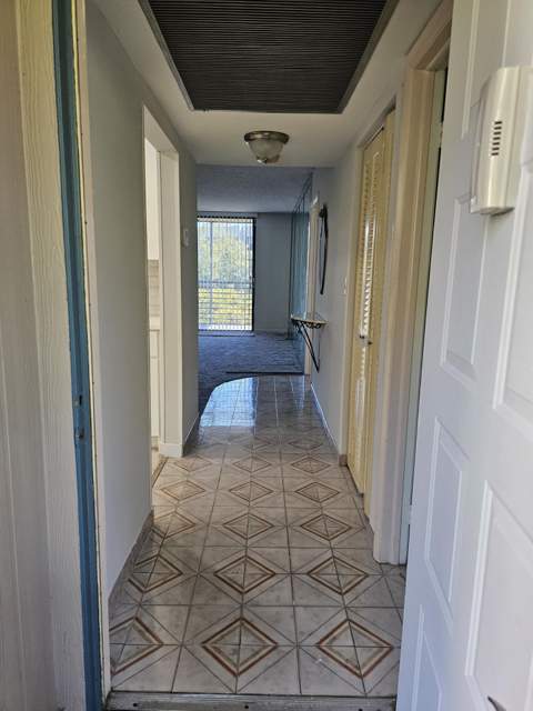 1001 Colony Point Circle #417, Pembroke Pines FL - photo 6 of 39