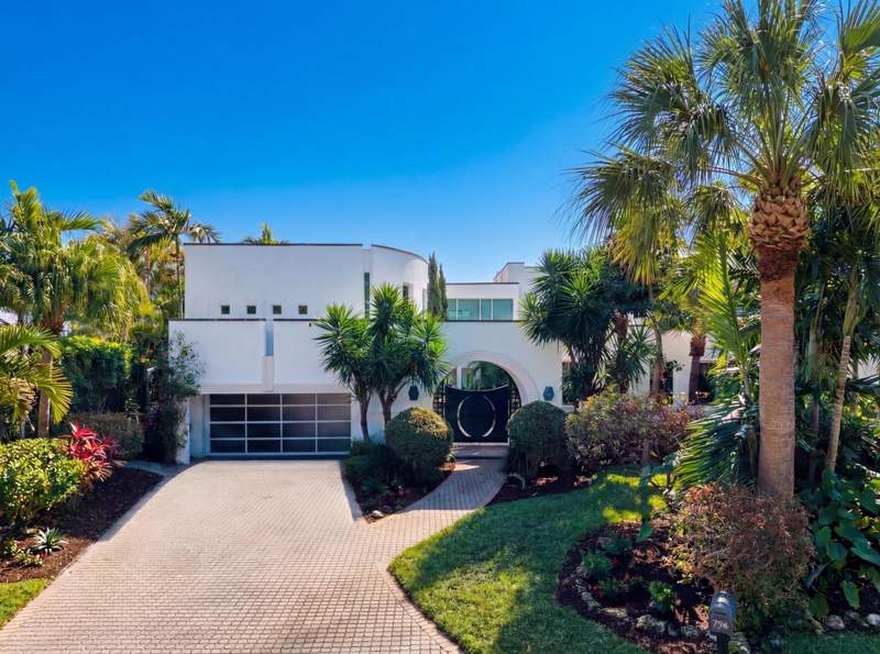 4 bedroom Single Family Residence at 794 Staghorn Court, Sun N' Surf, Boca Raton — photo 2