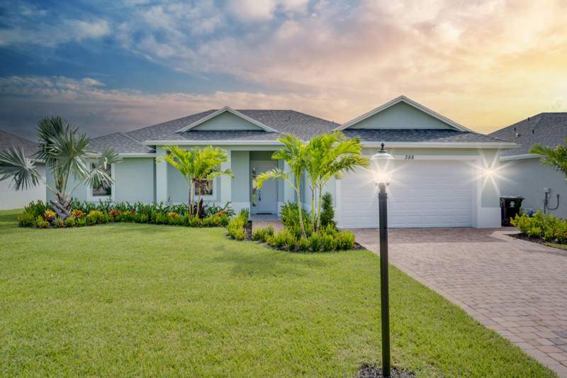 4 bedroom Single Family Residence at 388 SW Vista Lake Drive, Sawgrass Lakes Phase 3A, Port St. Lucie — photo 2