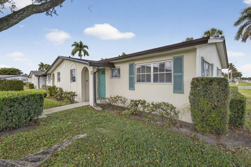 2 bedroom Villa at 2960 Ashley Drive #D, Cresthaven Villas 6 Condo, West Palm Beach — photo 2