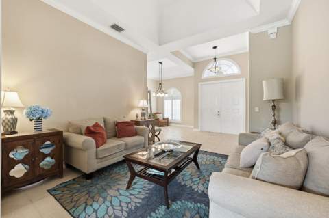 3710 Victoria Road, West Palm Beach FL - photo 9 of 37