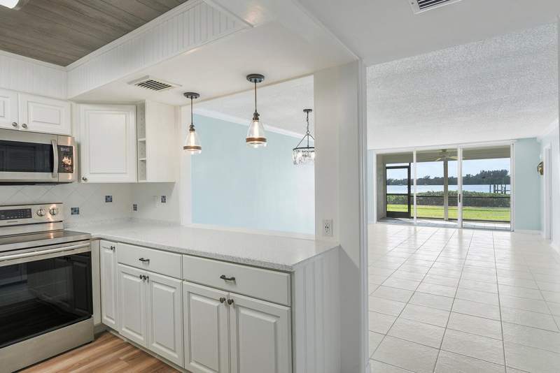 2 bedroom Condominium at 3100 SE Pruitt Road #H-104, Tarpon Bay Yacht Club Condominium H, Port St. Lucie — photo 4