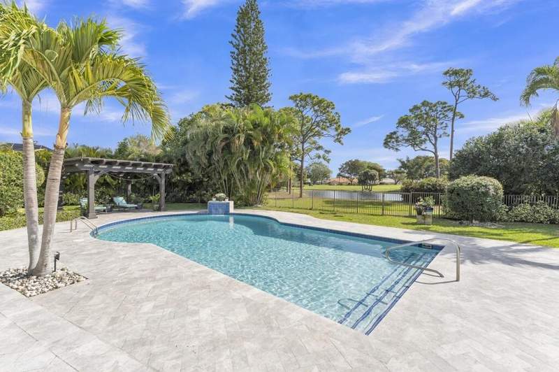4 bedroom Single Family Residence at 355 Oakview Drive, Estates III The, Delray Beach — photo 2