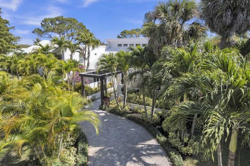 4 bedroom Single Family Residence at 355 Oakview Drive, Estates III The, Delray Beach — photo 1