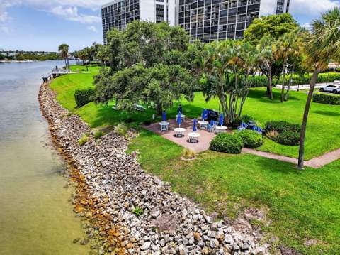 336 Golfview Road #207, North Palm Beach FL - photo 15 of 52