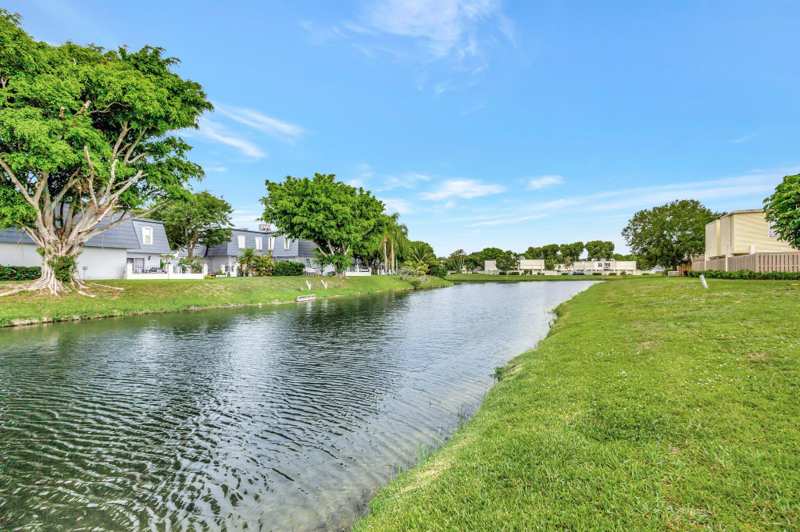 3 bedroom Townhouse at 1586 Shaker Circle, French Quarter 3, Wellington — photo 1