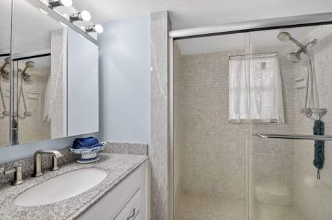 3524 Via Poinciana #303, Lake Worth FL - photo 16 of 46