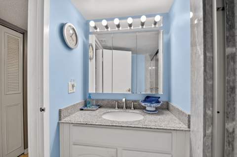 3524 Via Poinciana #303, Lake Worth FL - photo 17 of 46