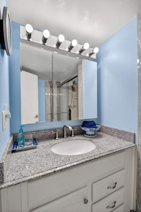 3524 Via Poinciana #303, Lake Worth FL - photo 18 of 46