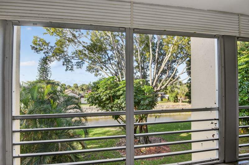 3 bedroom Condominium at 3524 Via Poinciana #303, Poinciana - Norfolk, Lake Worth — photo 3