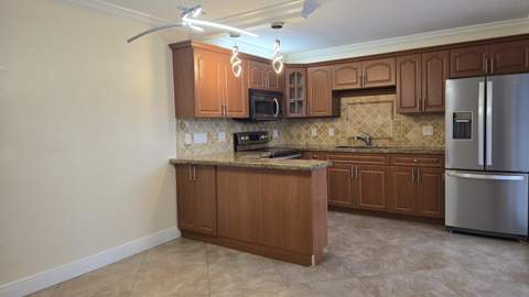 257 Lake Arbor Drive, Palm Springs FL - photo 7 of 18