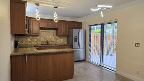 257 Lake Arbor Drive, Palm Springs FL - photo 6 of 18