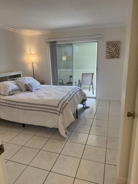2616 N Gardens Drive #105, Lake Worth FL - photo 8 of 17