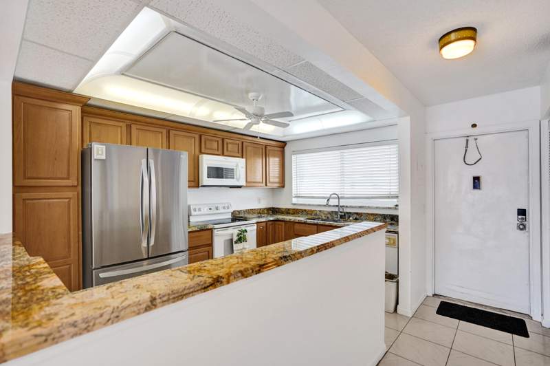 2 bedroom Condominium at 2012 S Federal Highway #404, Seagate Of Gulfstream Condo, Boynton Beach — photo 2