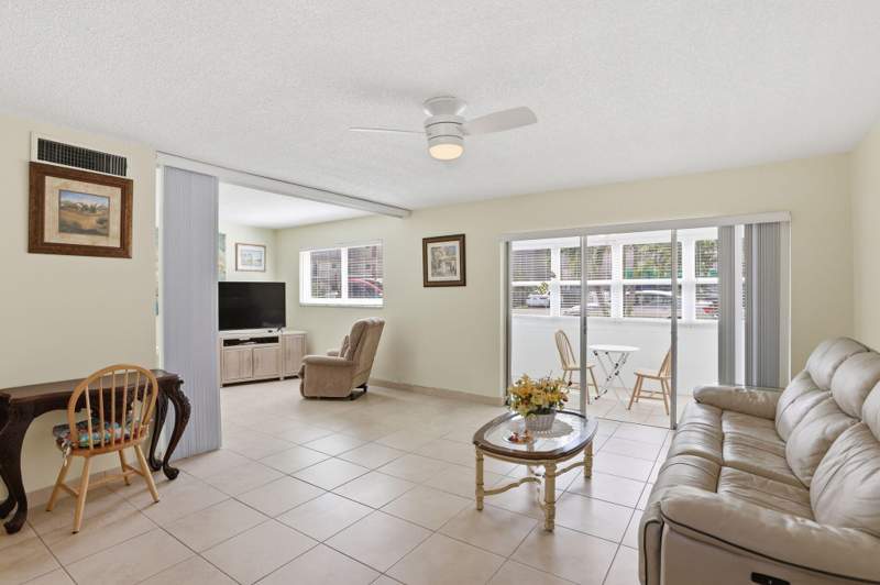 1 bedroom Condominium at 721 Lori Drive #113, Lakeside Village Condo 8, Palm Springs — photo 4