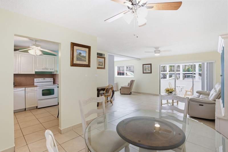 1 bedroom Condominium at 721 Lori Drive #113, Lakeside Village Condo 8, Palm Springs — photo 3
