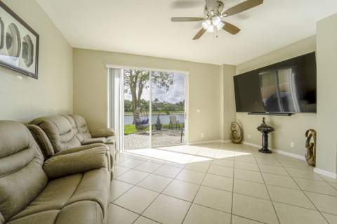 6770 Aliso Avenue, West Palm Beach FL - photo 9 of 30