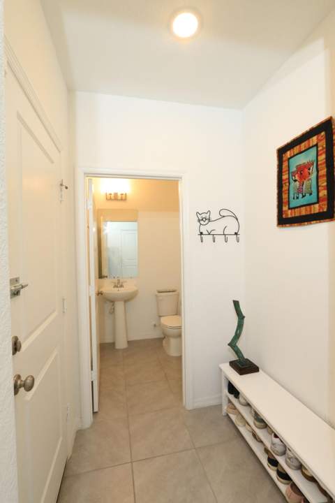 656 NE Waters Edge Lane, Port St. Lucie FL - photo 10 of 32
