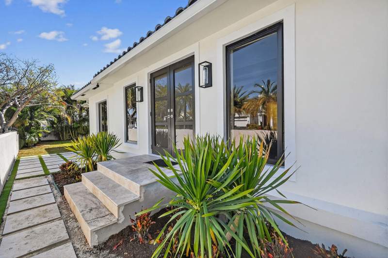5 bedroom Single Family Residence at 326 Palmetto Street, Broadmoor Sec 1, West Palm Beach — photo 4