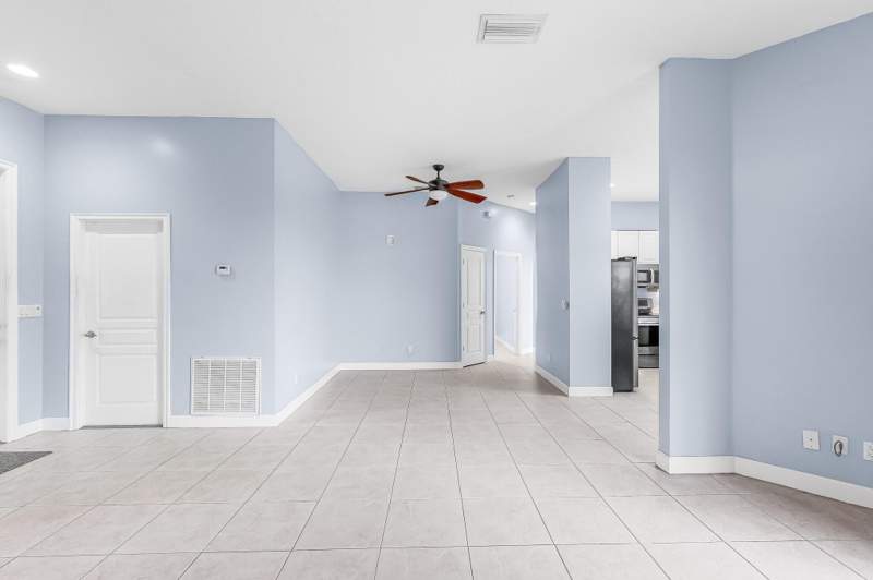 3 bedroom Single Family Residence at 615 NE Canoe Park Circle, River Place On The St Lucie No 6, Port St. Lucie — photo 5