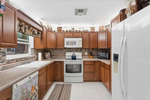 1341 SE Seashell Lane, Stuart FL - photo 8 of 31