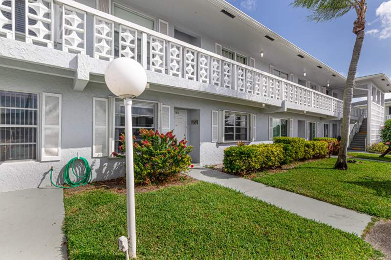 2 bedroom Condominium at 2901 SW 15th Street #102, Pines Of Delray West, Delray Beach — photo 5
