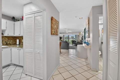 7 Southport Lane #B, Boynton Beach FL - photo 8 of 79