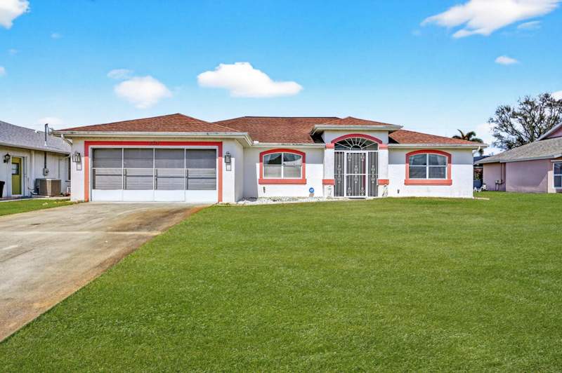 3 bedroom Single Family Residence at 459 SE Nome Drive, Southbend, Port St. Lucie — photo 2